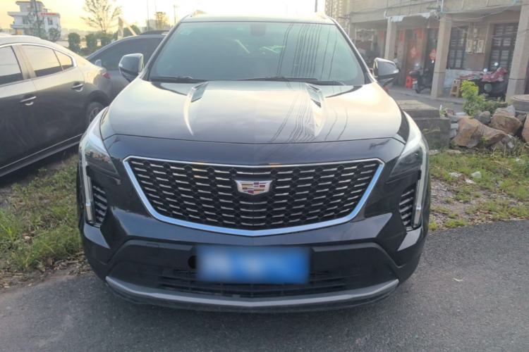 Used Cadillac XT4 2018 28T Two-Wheel-Drive Luxury Model Front