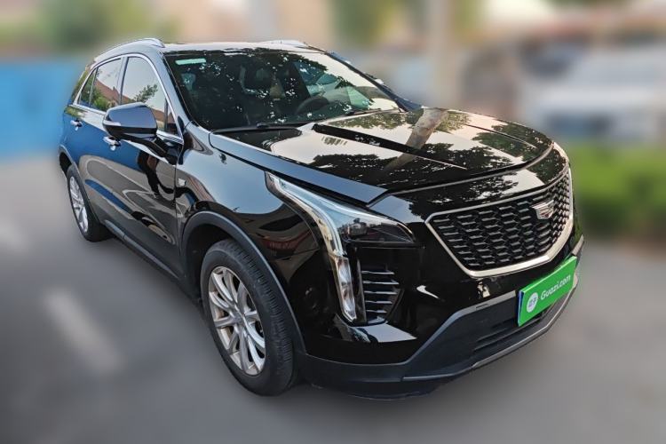 Used Cadillac XT4 2018 28T Two-Wheel Drive Tech Version Front Right 45 Deg