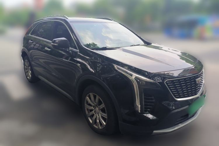 Used Cadillac XT4 2018 28T Two-Wheel Drive Leading Version Front Right 45 Deg