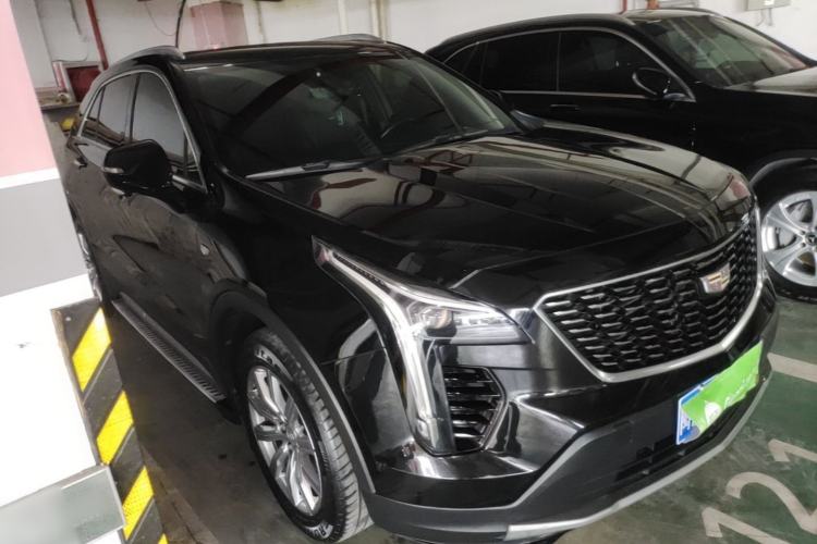 Used Cadillac XT4 2018 28T Two-Wheel Drive Leading Version Front Right 45 Deg