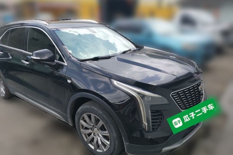 Used Cadillac XT4 2018 28T Two-Wheel-Drive Luxury Model Front Right 45 Deg