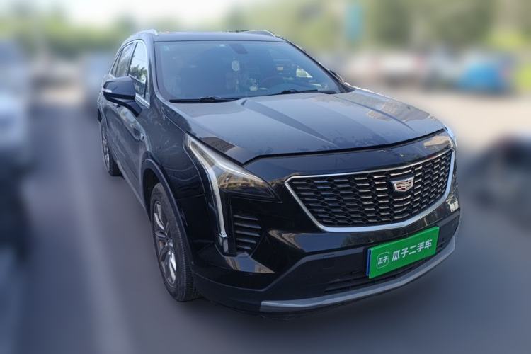 Used Cadillac XT4 2018 28T Two-Wheel-Drive Luxury Model Front Right 45 Deg