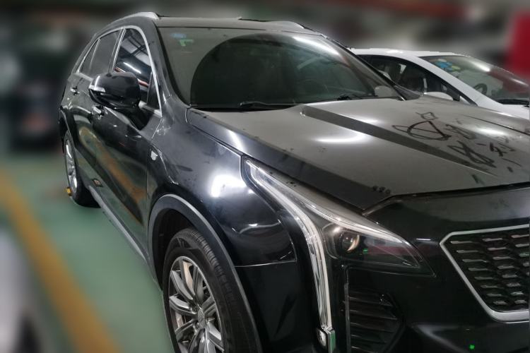 Used Cadillac XT4 2018 28T Two-Wheel Drive Leading Version Front Right 45 Deg