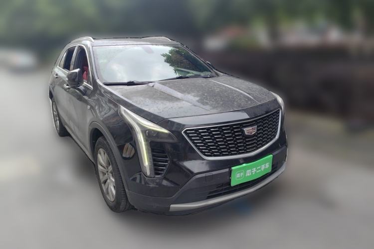 Used Cadillac XT4 2018 28T Two-Wheel-Drive Luxury Model Front Right 45 Deg