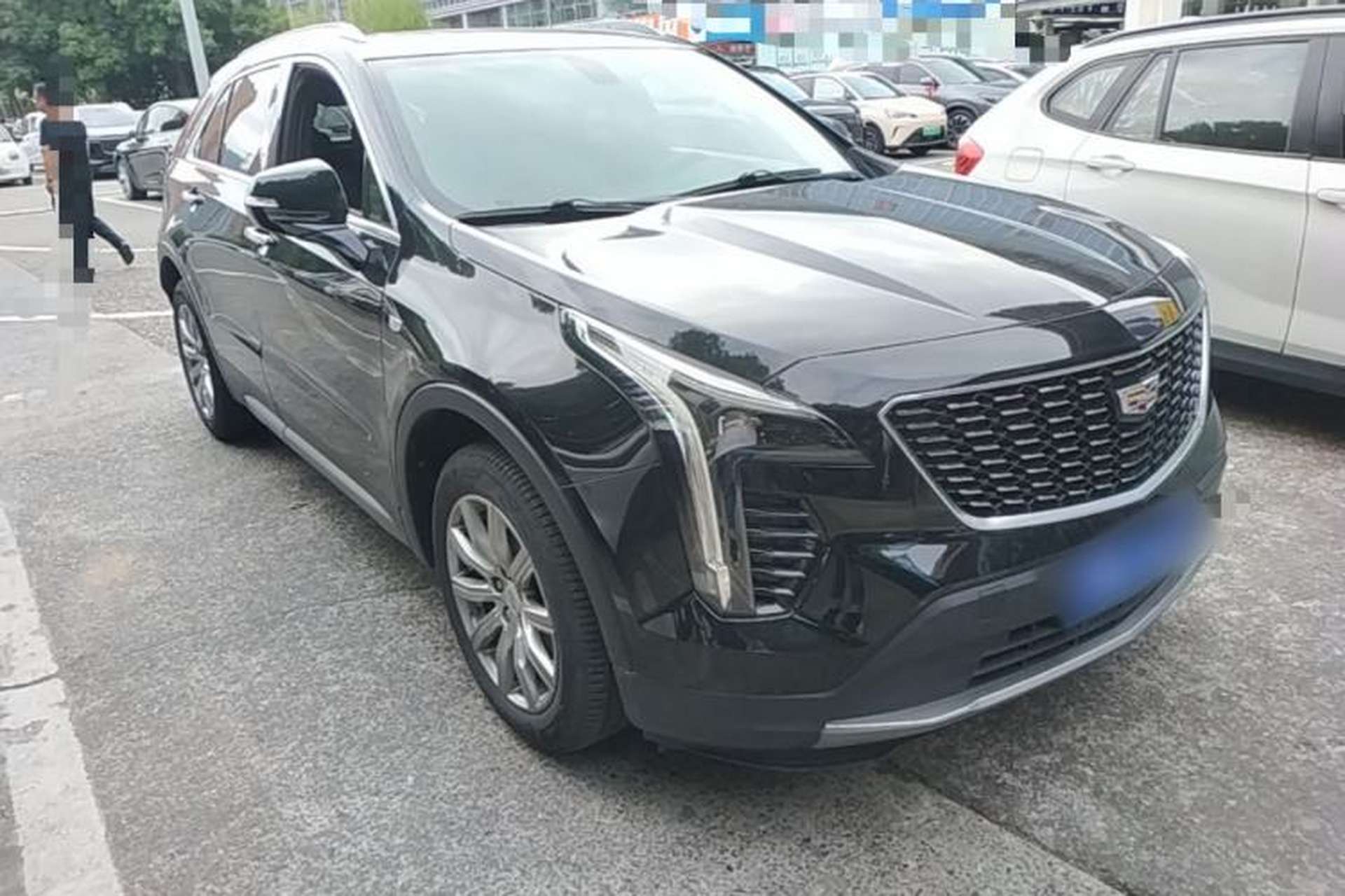 Used Cadillac XT4 2018 28T Two-Wheel Drive Leading Version Front Right 45 Deg
