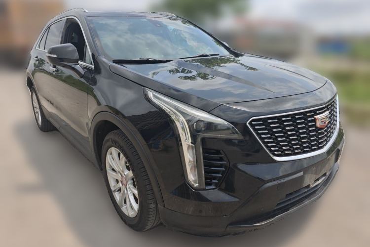 Used Cadillac XT4 2018 28T Two-Wheel Drive Tech Version Front Right 45 Deg