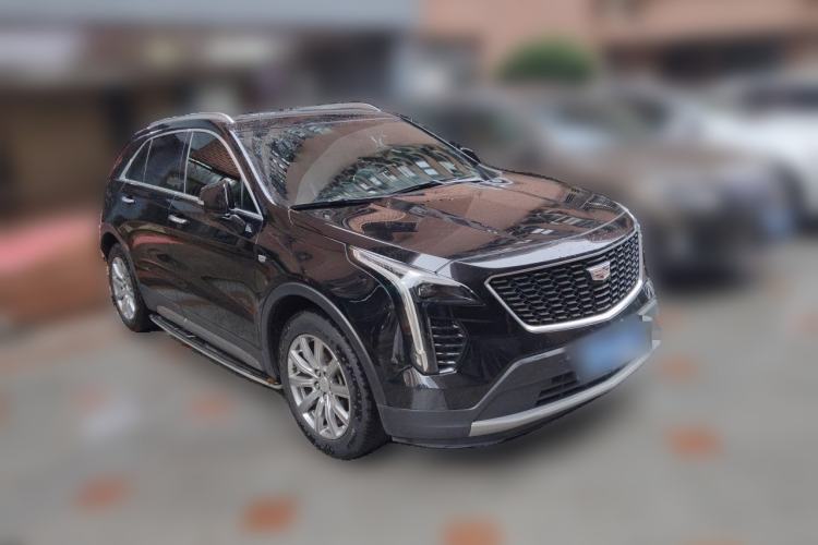 Used Cadillac XT4 2018 28T Two-Wheel Drive Leading Version Front Right 45 Deg