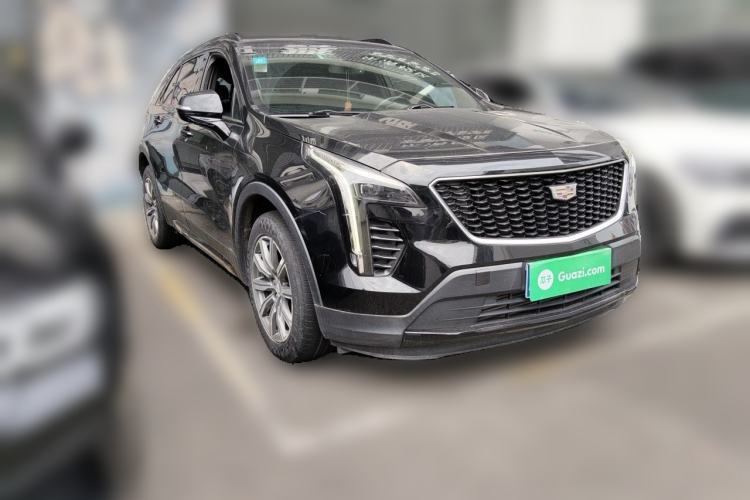 Used Cadillac XT4 2018 28T Two-Wheel Drive Luxury Sport Model Front Right 45 Deg