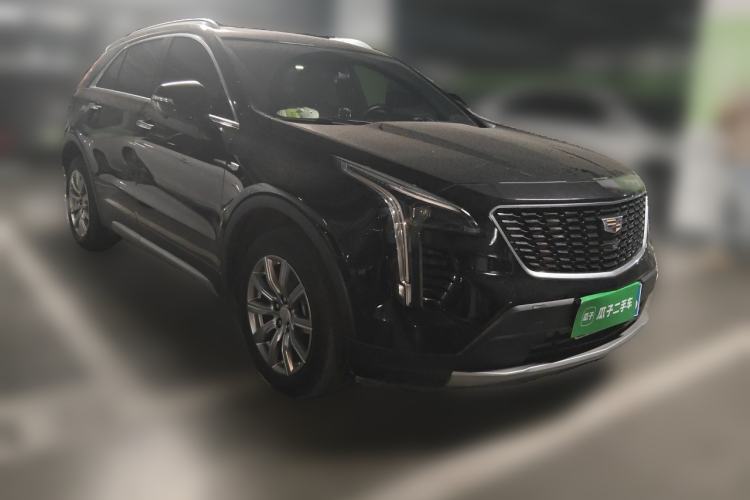 Used Cadillac XT4 2018 28T Two-Wheel Drive Leading Version Front Right 45 Deg