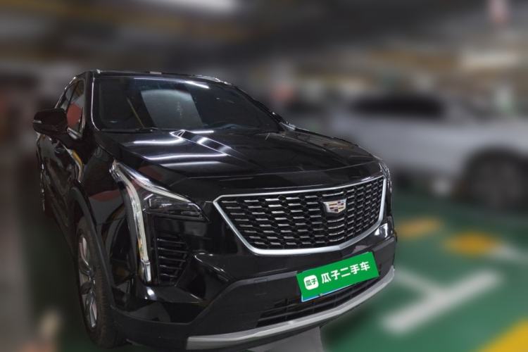 Used Cadillac XT4 2018 28T Two-Wheel Drive Leading Version Front Right 45 Deg