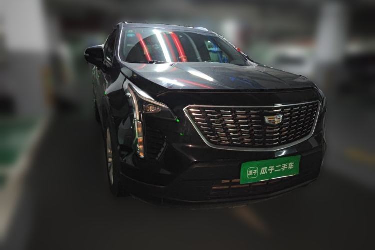 Used Cadillac XT4 2018 28T Two-Wheel Drive Tech Version Front Right 45 Deg