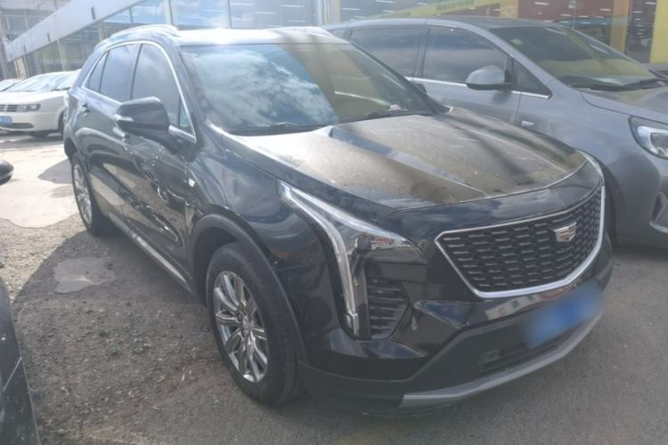 Used Cadillac XT4 2018 28T Two-Wheel Drive Leading Version Front Right 45 Deg