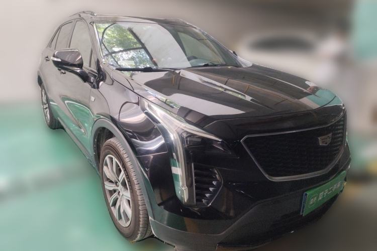 Used Cadillac XT4 2018 28T Two-Wheel Drive Luxury Sport Model Front Right 45 Deg