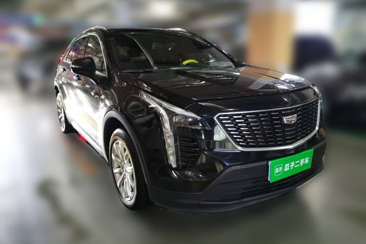 Used Cadillac XT4 2018 28T Two-Wheel Drive Tech Version Front Right 45 Deg