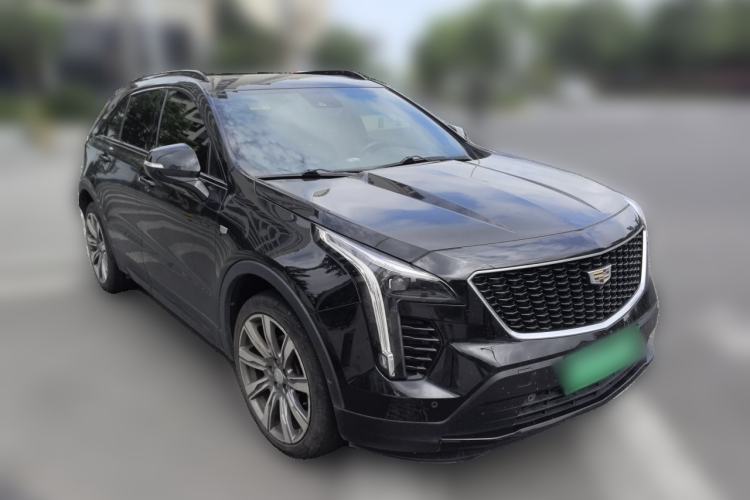 Used Cadillac XT4 2018 28T 4x4 Platinum Sport Edition Front Right 45 Deg