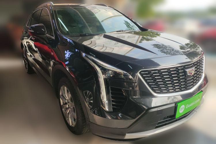 Used Cadillac XT4 2018 28T Two-Wheel Drive Leading Version Front Right 45 Deg