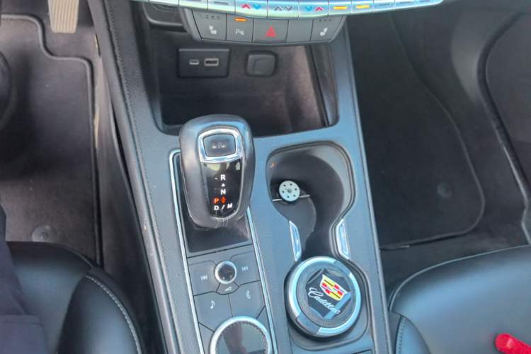 Used Cadillac XT4 2018 28T Two-Wheel-Drive Luxury Model Gear Lever