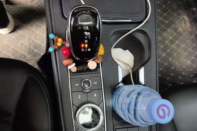 Used Cadillac XT4 2018 28T Two-Wheel Drive Leading Version Gear Lever