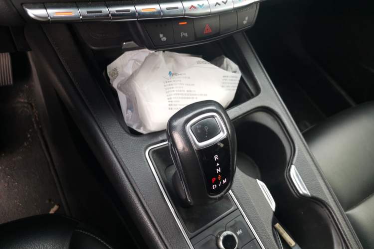 Used Cadillac XT4 2018 28T Two-Wheel-Drive Luxury Model Gear Lever