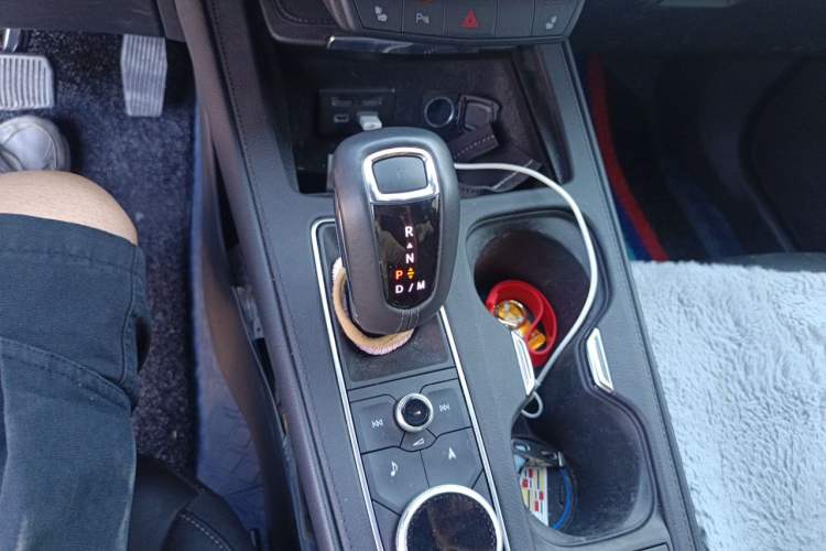 Used Cadillac XT4 2018 28T Two-Wheel-Drive Luxury Model Gear Lever