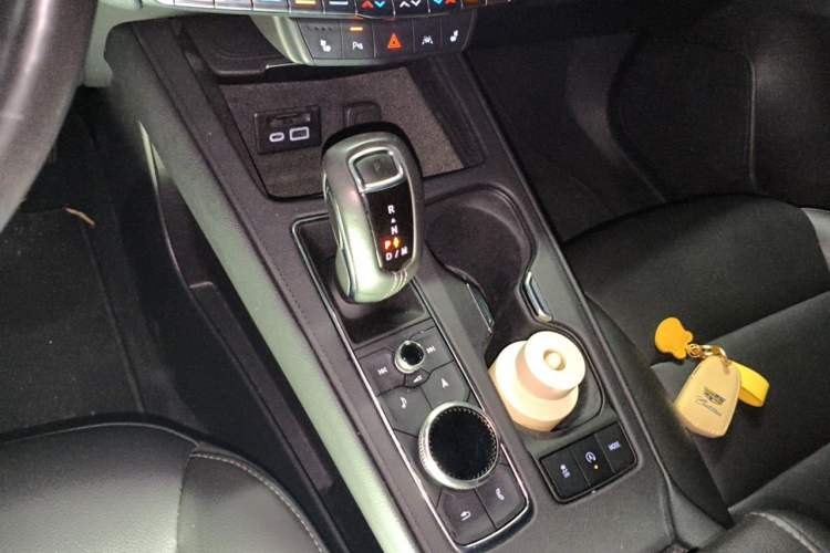Used Cadillac XT4 2018 28T Four-Wheel Drive Leading Model Gear Lever
