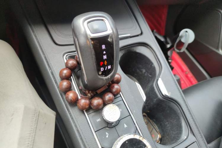 Used Cadillac XT4 2018 28T Two-Wheel Drive Leading Version Gear Lever