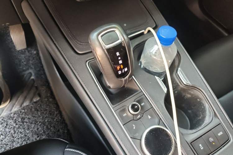 Used Cadillac XT4 2018 28T Two-Wheel Drive Leading Version Gear Lever