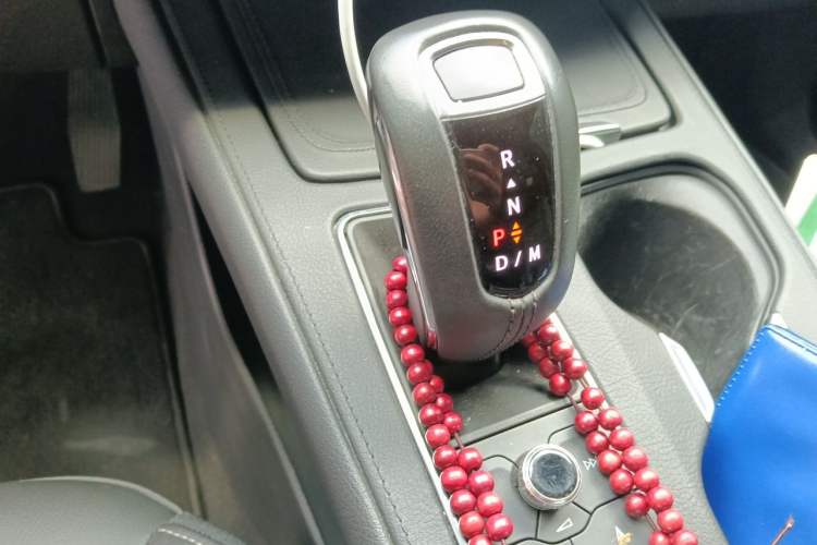 Used Cadillac XT4 2018 28T Two-Wheel Drive Leading Version Gear Lever