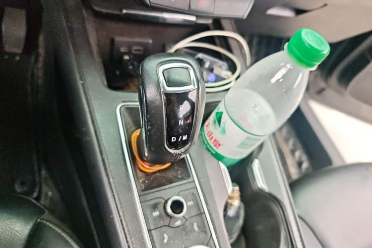Used Cadillac XT4 2018 28T Two-Wheel Drive Tech Version Gear Lever