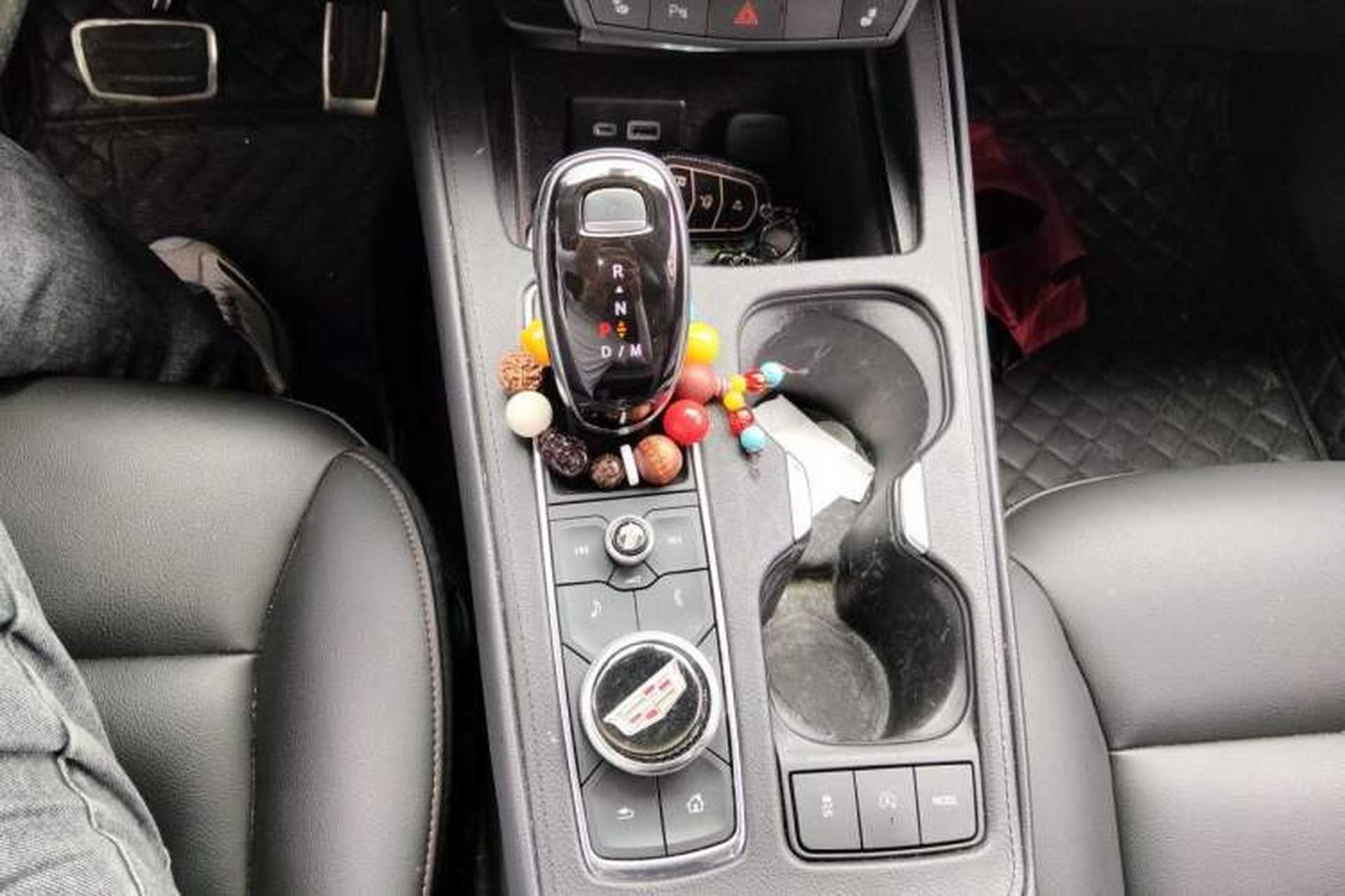 Used Cadillac XT4 2018 28T Two-Wheel Drive Luxury Sport Model Gear Lever
