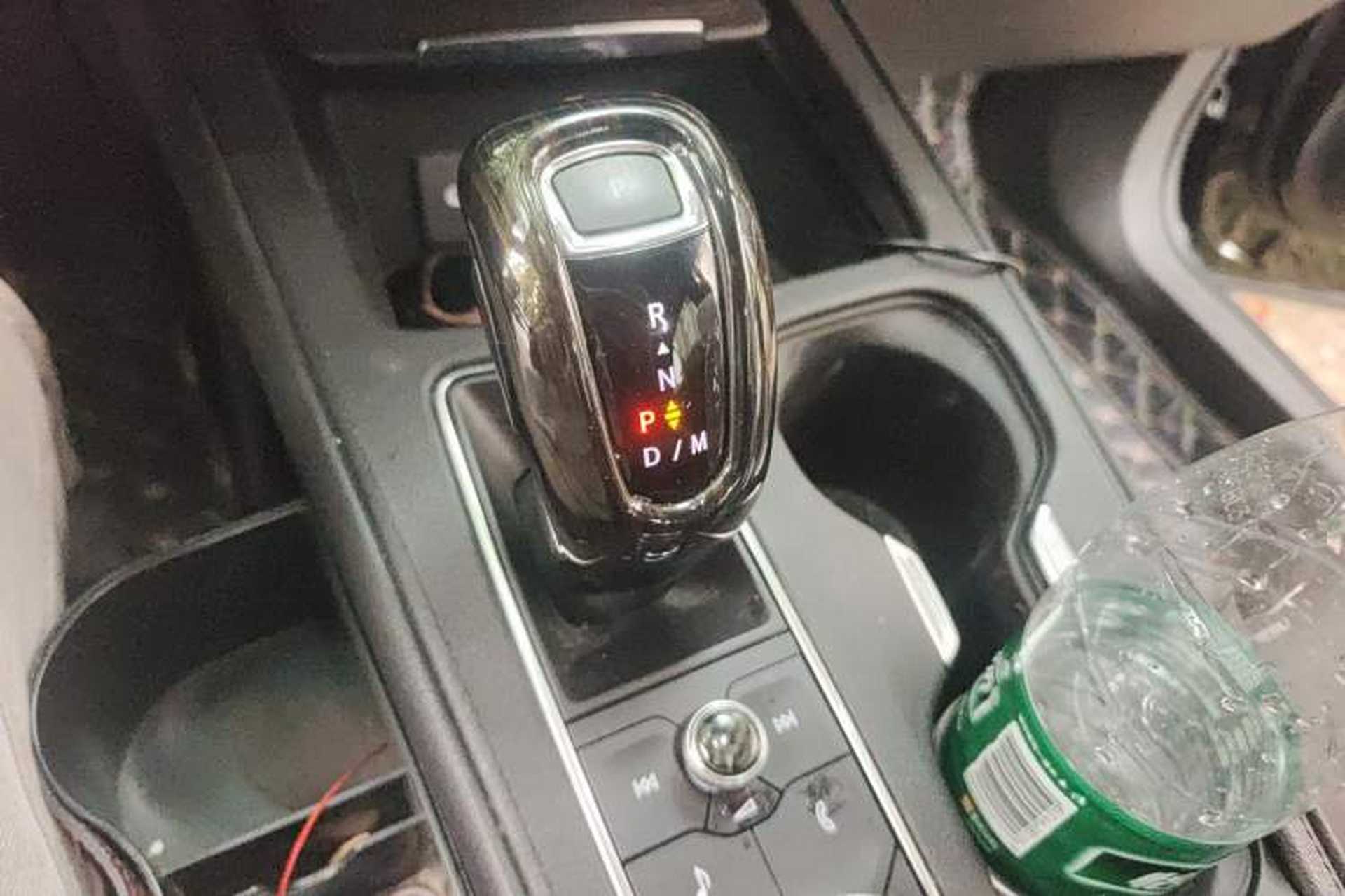 Used Cadillac XT4 2018 28T Two-Wheel Drive Tech Version Gear Lever