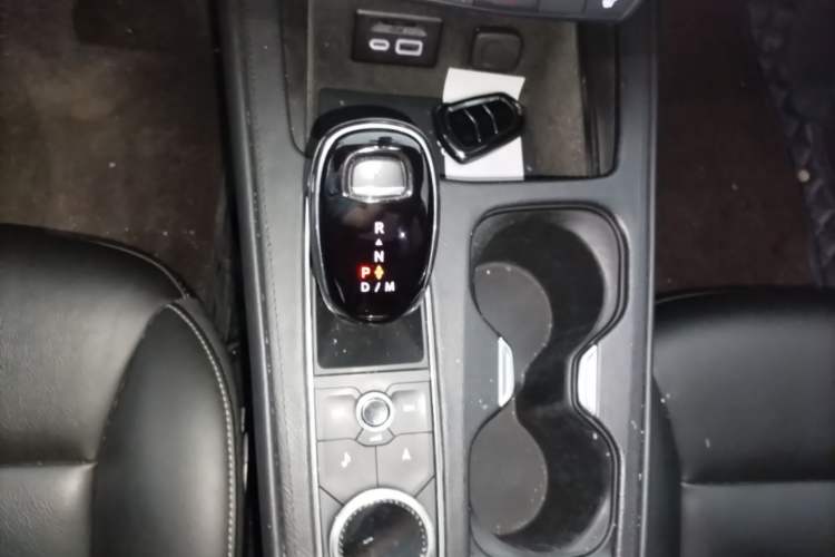 Used Cadillac XT4 2018 28T Two-Wheel Drive Leading Version Gear Lever