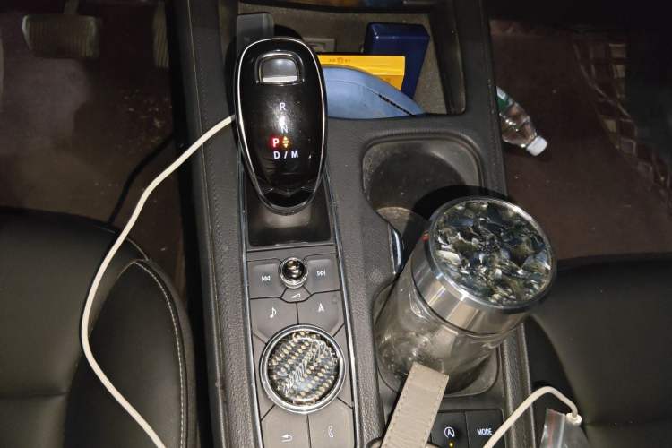 Used Cadillac XT4 2018 28T Two-Wheel Drive Leading Version Gear Lever
