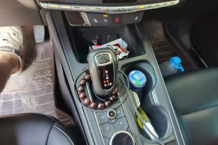 Used Cadillac XT4 2018 28T Two-Wheel Drive Leading Version Gear Lever