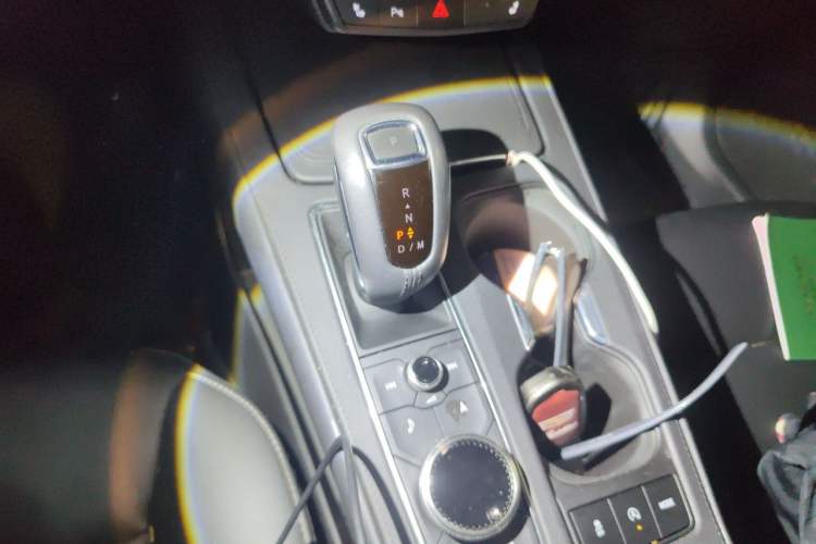 Used Cadillac XT4 2018 28T Two-Wheel Drive Leading Version Gear Lever