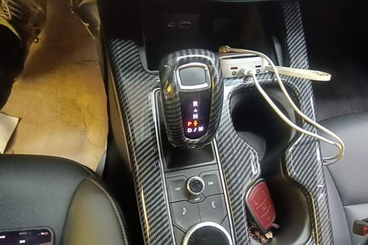 Used Cadillac XT4 2018 28T Two-Wheel Drive Luxury Sport Model Gear Lever