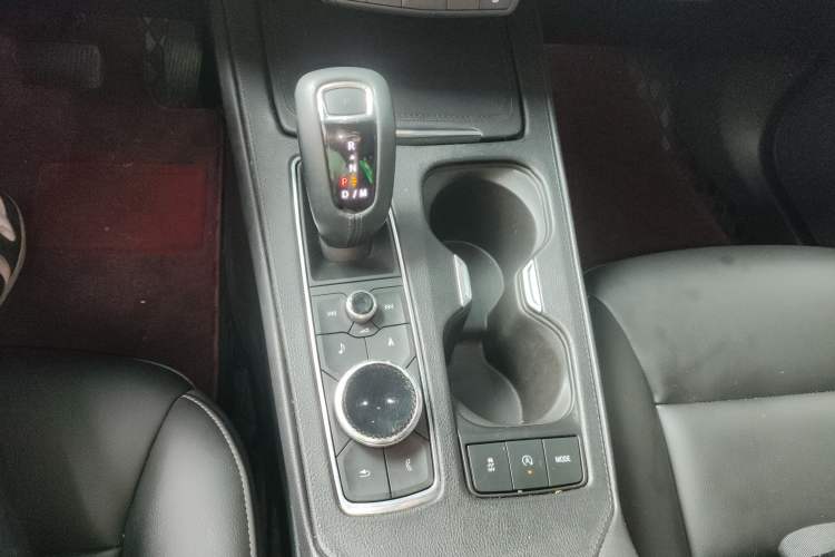 Used Cadillac XT4 2018 28T Two-Wheel Drive Leading Version Gear Lever