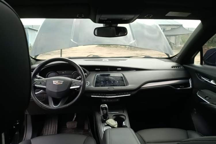 Used Cadillac XT4 2018 28T Two-Wheel Drive Leading Version Headliner