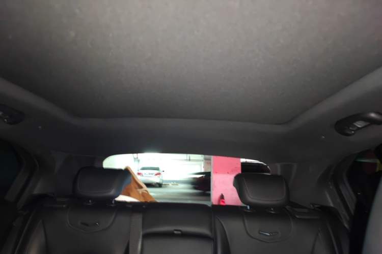 Used Cadillac XT4 2018 28T Two-Wheel-Drive Luxury Model Headliner
