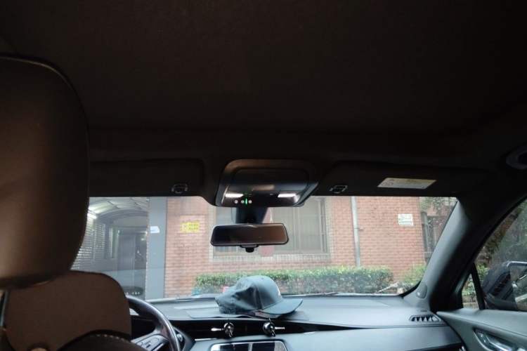 Used Cadillac XT4 2018 28T Two-Wheel Drive Leading Version Headliner