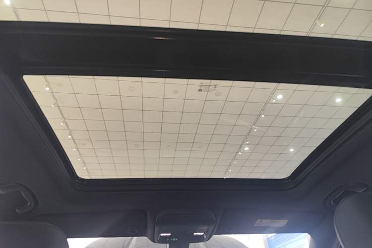 Used Cadillac XT4 2018 28T Two-Wheel Drive Tech Version Headliner
