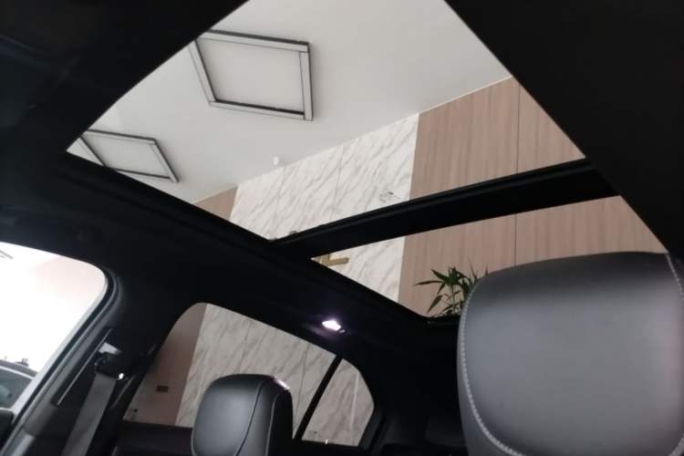 Used Cadillac XT4 2018 28T Two-Wheel Drive Leading Version Headliner