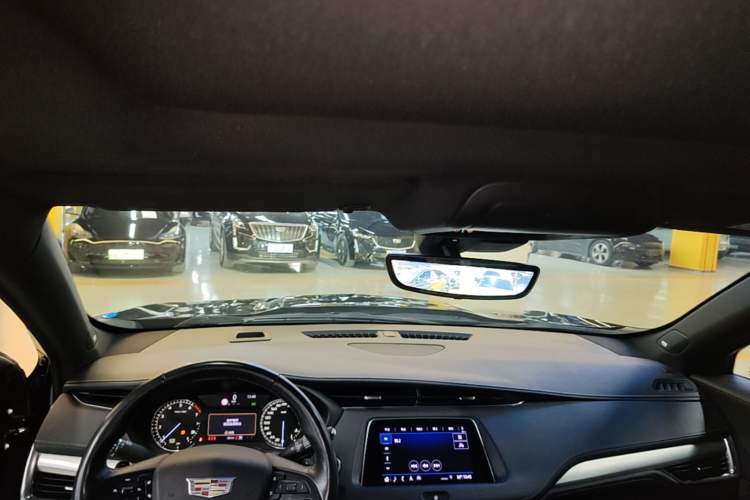 Used Cadillac XT4 2018 28T Four-Wheel Drive Leading Model Headliner