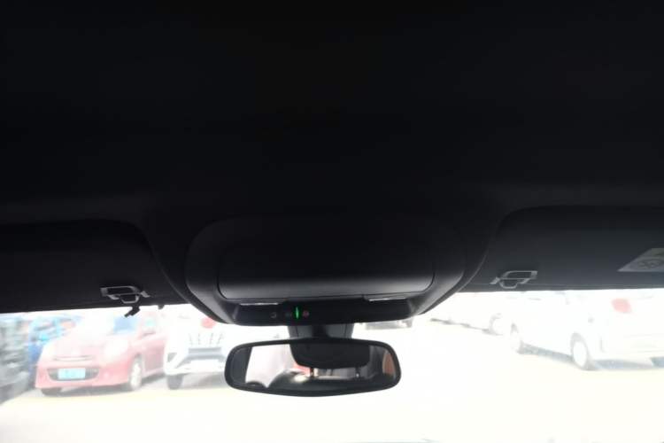 Used Cadillac XT4 2018 28T Two-Wheel Drive Leading Version Headliner