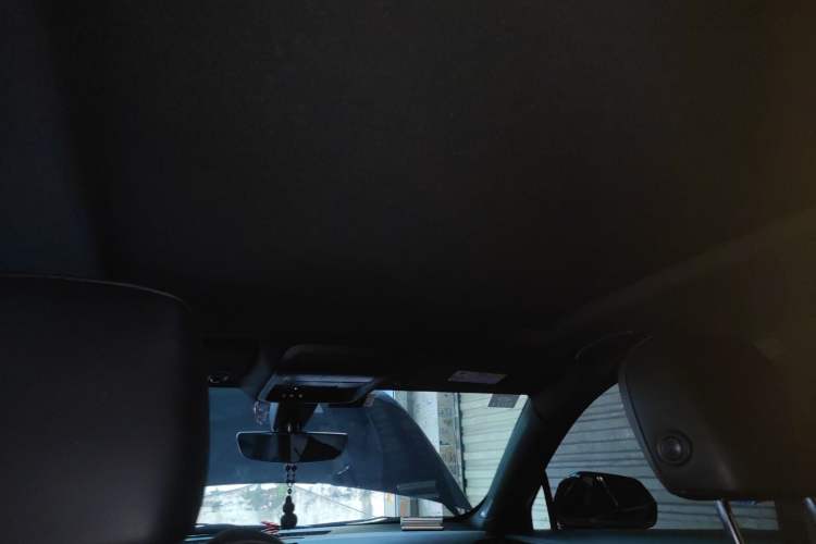 Used Cadillac XT4 2018 28T Two-Wheel Drive Leading Version Headliner
