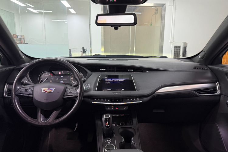 Used Cadillac XT4 2018 28T Two-Wheel Drive Leading Version Interior 1