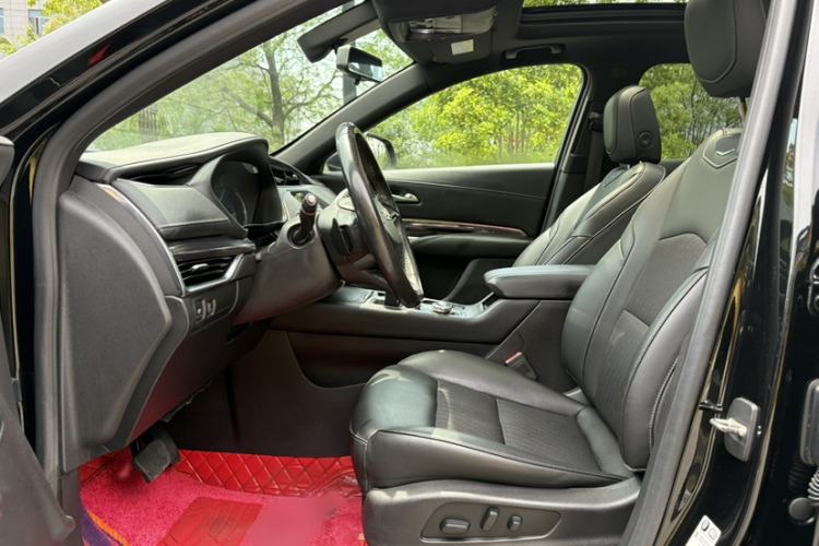 Used Cadillac XT4 2018 28T Two-Wheel Drive Tech Version Interior 2