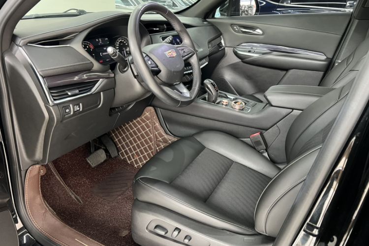 Used Cadillac XT4 2018 28T Two-Wheel Drive Tech Version Interior 3