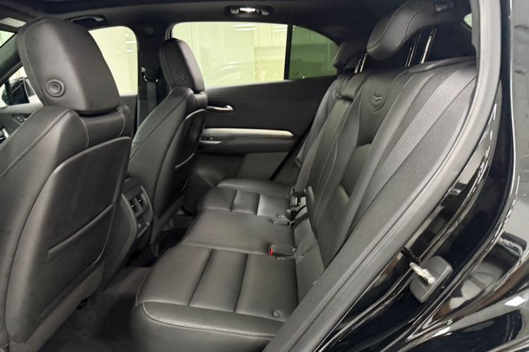 Used Cadillac XT4 2018 28T Two-Wheel Drive Leading Version Interior 7