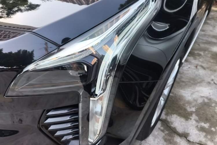 Used Cadillac XT4 2018 28T Two-Wheel Drive Tech Version Left Front Headlight